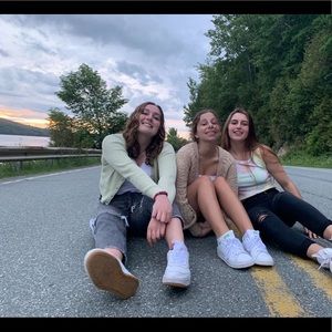 Meet your Posher, Amara